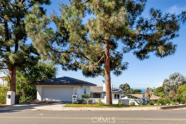 1701 Via Zurita, Palos Verdes Estates, California 90274, 3 Bedrooms Bedrooms, ,3 BathroomsBathrooms,Residential,Sold,Via Zurita,PW20240006