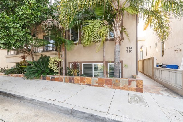 714 10th Street, Hermosa Beach, California 90254, 4 Bedrooms Bedrooms, ,3 BathroomsBathrooms,Residential,Sold,10th,SB18010615