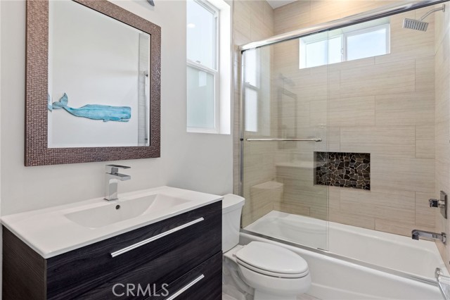 2013 Voorhees Avenue, Redondo Beach, California 90278, 4 Bedrooms Bedrooms, ,3 BathroomsBathrooms,Residential,Sold,Voorhees,SB21088037
