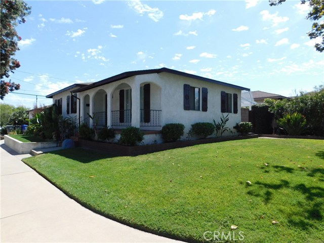 2736 Spreckels Lane, Redondo Beach, California 90278, 3 Bedrooms Bedrooms, ,1 BathroomBathrooms,Residential,Sold,Spreckels,PV17116341