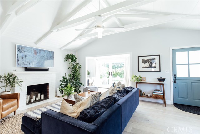 2801 Valley Drive, Manhattan Beach, California 90266, 2 Bedrooms Bedrooms, ,1 BathroomBathrooms,Residential,Sold,Valley,SB21130648