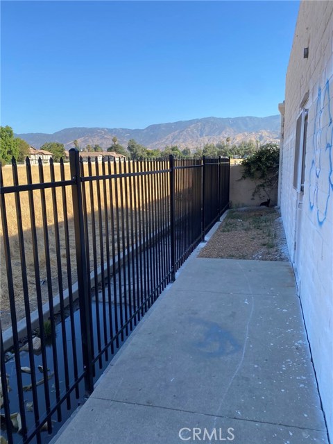 Highland, 92404, ,For Sale,Highland,IV20205967