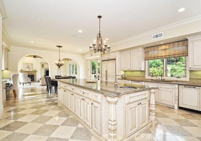 Spectacular gourmet kitchen