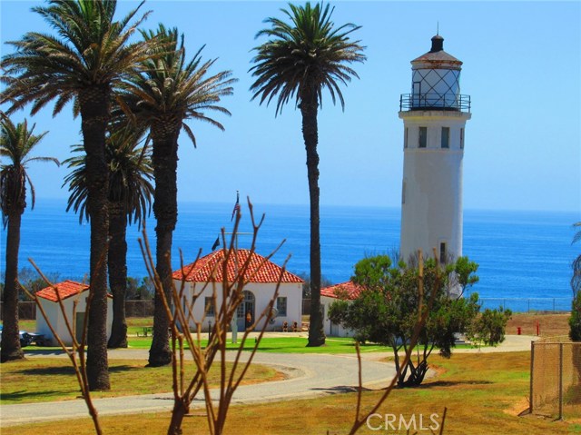 Walk to the Point Vincente Lighthouse.