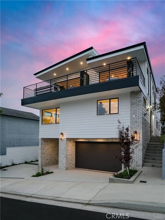 637 7th, Hermosa Beach, California 90254, 4 Bedrooms Bedrooms, ,4 BathroomsBathrooms,Residential,Sold,7th,SB19023234