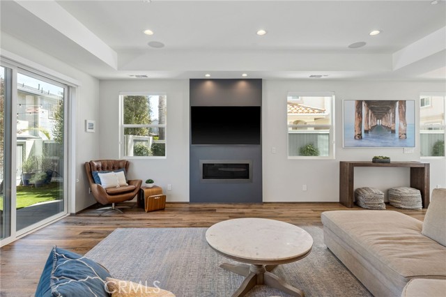 2013 Voorhees Avenue, Redondo Beach, California 90278, 4 Bedrooms Bedrooms, ,3 BathroomsBathrooms,Residential,Sold,Voorhees,SB21088037