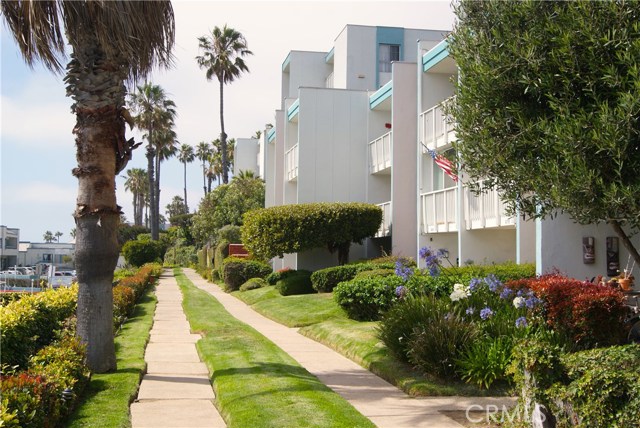660 The Village, Redondo Beach, California 90277, 1 Bedroom Bedrooms, ,1 BathroomBathrooms,Residential,Sold,The Village,SB17140447