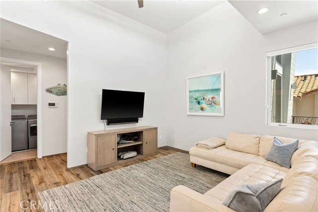 2013 Voorhees Avenue, Redondo Beach, California 90278, 4 Bedrooms Bedrooms, ,3 BathroomsBathrooms,Residential,Sold,Voorhees,SB21088037