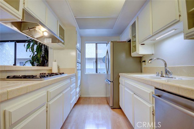 519 Meyer Lane, Redondo Beach, California 90278, 2 Bedrooms Bedrooms, ,1 BathroomBathrooms,Residential,Sold,Meyer,SB19016163