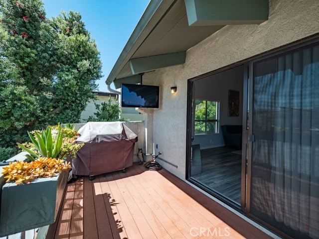 2112 Vanderbilt Lane, Redondo Beach, California 90278, 2 Bedrooms Bedrooms, ,2 BathroomsBathrooms,Residential,Sold,Vanderbilt,PW18140732