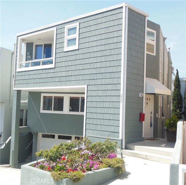 229 24th Street, Hermosa Beach, California 90254, 4 Bedrooms Bedrooms, ,3 BathroomsBathrooms,Residential,Sold,24th,DW17092631