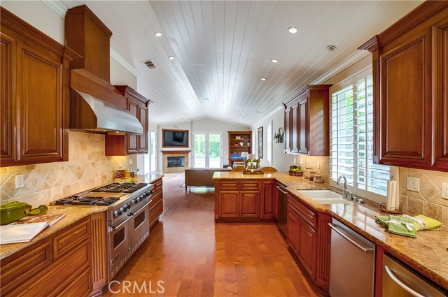 1 Hillcrest Manor, Rolling Hills Estates, California 90274, 4 Bedrooms Bedrooms, ,3 BathroomsBathrooms,Residential,Sold,Hillcrest Manor,SB19101049