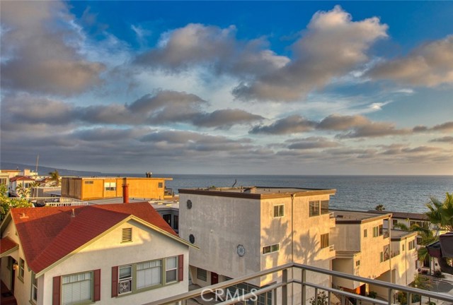 221 36th Street, Manhattan Beach, California 90266, 3 Bedrooms Bedrooms, ,3 BathroomsBathrooms,Residential,Sold,36th,SB20135528