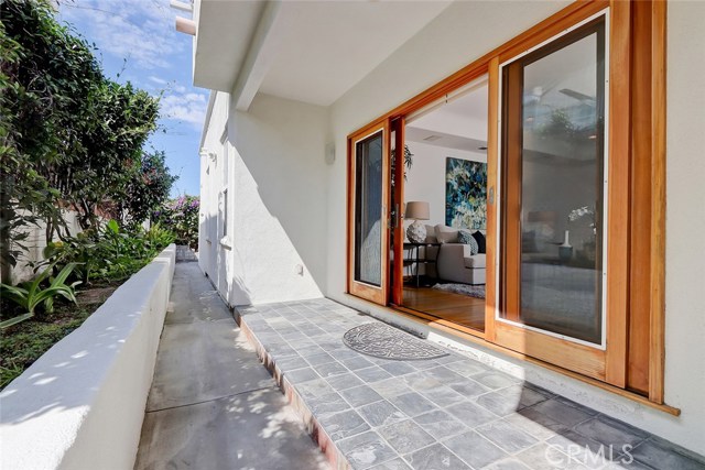 1057 8th Place, Hermosa Beach, California 90254, 5 Bedrooms Bedrooms, ,3 BathroomsBathrooms,Residential,Sold,8th,SB19212583