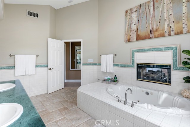 717 29th Street, Manhattan Beach, California 90266, 5 Bedrooms Bedrooms, ,4 BathroomsBathrooms,Residential,Sold,29th,SB21147466