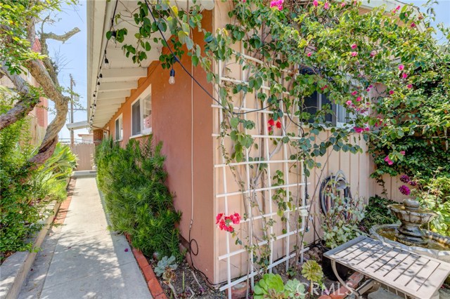 1965 Manhattan Avenue, Hermosa Beach, California 90254, 3 Bedrooms Bedrooms, ,2 BathroomsBathrooms,Residential,Sold,Manhattan,SB20021506