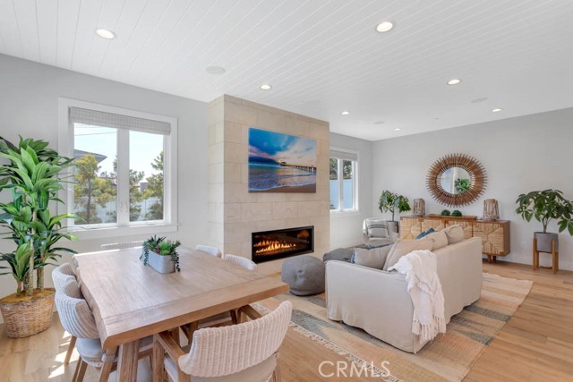 1307 Gertruda Avenue, Redondo Beach, California 90277, 5 Bedrooms Bedrooms, ,1 BathroomBathrooms,Residential,Sold,Gertruda,SB21076858