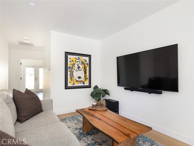 1015 2nd Street, Hermosa Beach, California 90254, 3 Bedrooms Bedrooms, ,2 BathroomsBathrooms,Residential,Sold,2nd,SB21062266