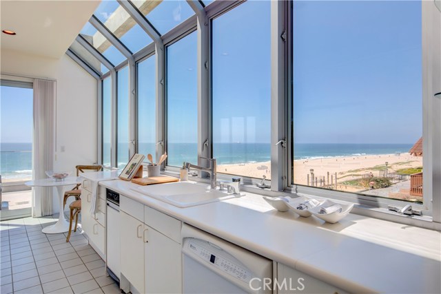 2522 The Strand, Manhattan Beach, California 90266, 3 Bedrooms Bedrooms, ,2 BathroomsBathrooms,Residential,Sold,The Strand,SB19094440