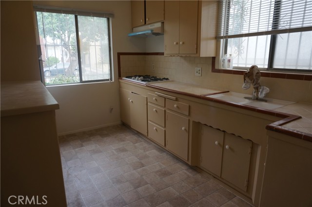  Income Home for Sale in Hawthorne, California