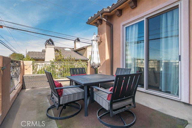 2104 Rindge Lane, Redondo Beach, California 90278, 4 Bedrooms Bedrooms, ,3 BathroomsBathrooms,Residential,Sold,Rindge,PV17261981