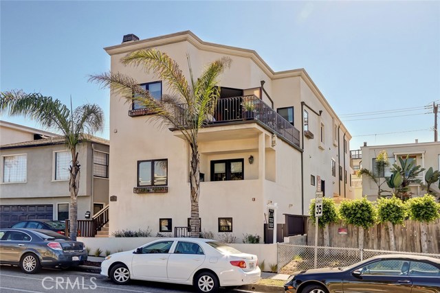 424 Rosecrans Avenue, Manhattan Beach, California 90266, 3 Bedrooms Bedrooms, ,2 BathroomsBathrooms,Residential,Sold,Rosecrans,SB18264456