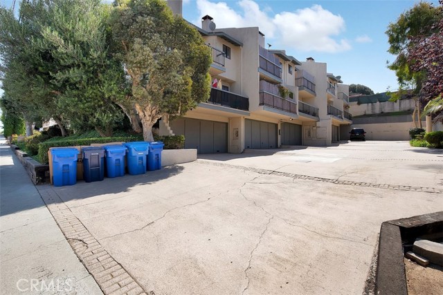 2016 Mathews Avenue, Redondo Beach, California 90278, 2 Bedrooms Bedrooms, ,3 BathroomsBathrooms,Residential,Sold,Mathews,SW19218319