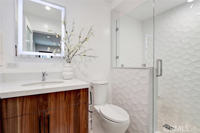 1705 Bayview Drive, Hermosa Beach, California 90254, 4 Bedrooms Bedrooms, ,2 BathroomsBathrooms,Residential,Sold,Bayview,SB20095687