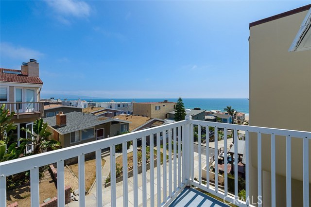 225 25th Street, Manhattan Beach, California 90266, 5 Bedrooms Bedrooms, ,4 BathroomsBathrooms,Residential,Sold,25th,SB19199643