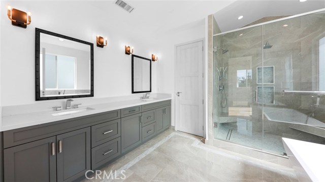 1022 Avenue A, Redondo Beach, California 90277, 6 Bedrooms Bedrooms, ,6 BathroomsBathrooms,Residential,Sold,Avenue A,PV20202846