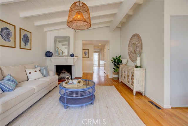 729 12th Street, Manhattan Beach, California 90266, 3 Bedrooms Bedrooms, ,2 BathroomsBathrooms,Residential,Sold,12th,SB19138998