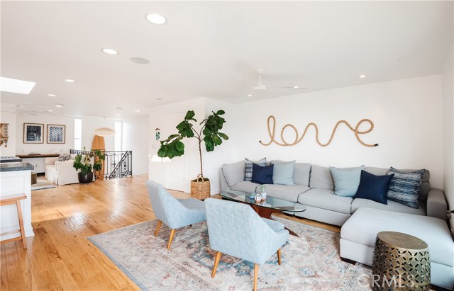 225 1st Street, Manhattan Beach, California 90266, 3 Bedrooms Bedrooms, ,Residential,Sold,1st,SB20187308