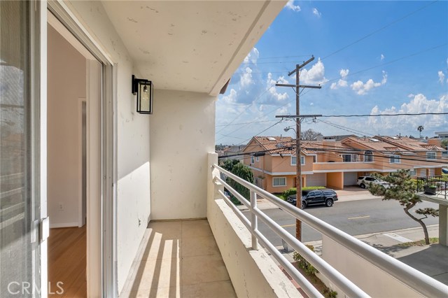 2407 Felton Lane, Redondo Beach, California 90278, 4 Bedrooms Bedrooms, ,3 BathroomsBathrooms,Residential,Sold,Felton,SB20043223