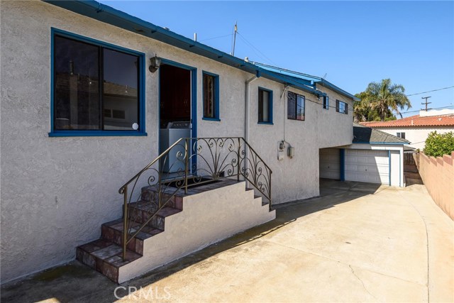403 Lucia Avenue, Redondo Beach, California 90277, 3 Bedrooms Bedrooms, ,1 BathroomBathrooms,Residential,Sold,Lucia,SB18144542