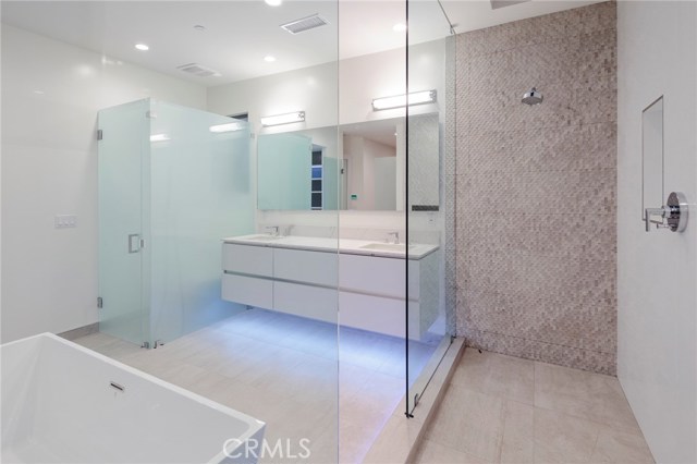 228 Helberta Avenue, Redondo Beach, California 90277, 5 Bedrooms Bedrooms, ,5 BathroomsBathrooms,Residential,Sold,Helberta,PV18015757