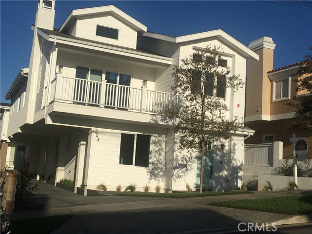 223 Lucia, Redondo Beach, California 90277, 4 Bedrooms Bedrooms, ,3 BathroomsBathrooms,Residential,Sold,Lucia,SB18143397