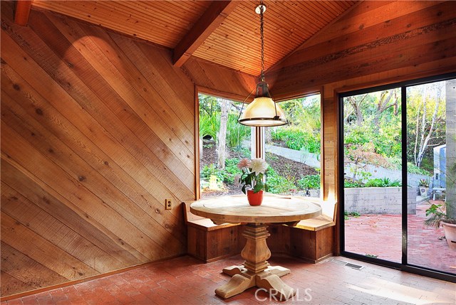 Kitchen breakfast nook off of front patio