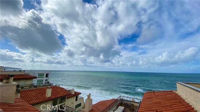 535 Esplanade, Redondo Beach, California 90277, 3 Bedrooms Bedrooms, ,Residential,Sold,Esplanade,SB20234312