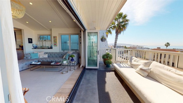 2618 Manhattan Avenue, Hermosa Beach, California 90254, 5 Bedrooms Bedrooms, ,4 BathroomsBathrooms,Residential,Sold,Manhattan,SB21009300