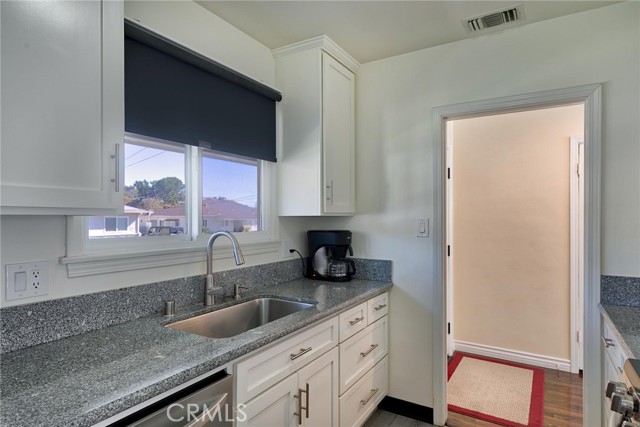 3 Bed Home for Sale in Sun Valley, California