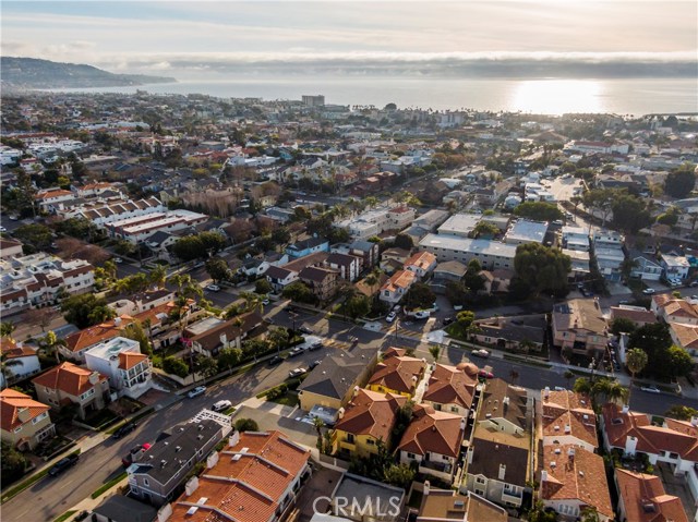 202 Irena Avenue, Redondo Beach, California 90277, 3 Bedrooms Bedrooms, ,3 BathroomsBathrooms,Residential,Sold,Irena,SB19148601