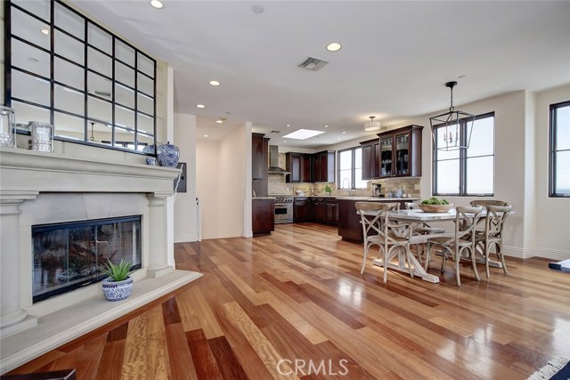 320 33rd Place, Manhattan Beach, California 90266, 3 Bedrooms Bedrooms, ,3 BathroomsBathrooms,Residential,Sold,33rd,SB21043576