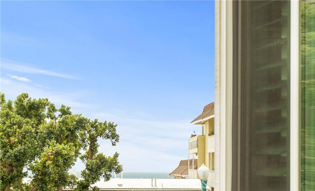 428 Esplanade, Redondo Beach, California 90277, 3 Bedrooms Bedrooms, ,2 BathroomsBathrooms,Residential,Sold,Esplanade,SB18127217