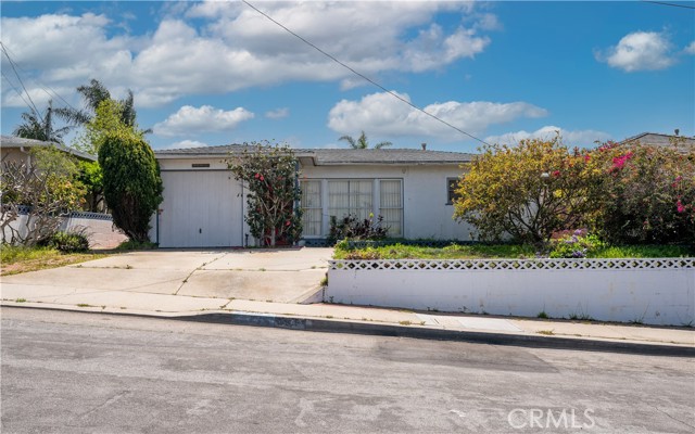 2302 Ives Lane, Redondo Beach, California 90278, 2 Bedrooms Bedrooms, ,1 BathroomBathrooms,Residential,Sold,Ives Lane,SB21080120