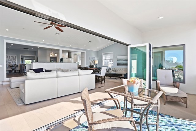 313 Avenue F, Redondo Beach, California 90277, 5 Bedrooms Bedrooms, ,4 BathroomsBathrooms,Residential,Sold,Avenue F,OC21017149