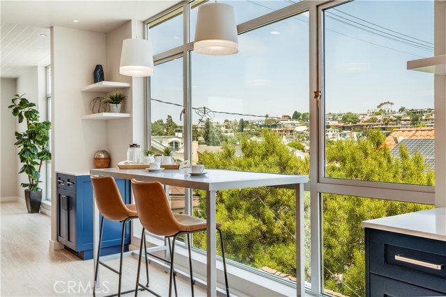 409 3rd Street, Manhattan Beach, California 90266, 5 Bedrooms Bedrooms, ,2 BathroomsBathrooms,Residential,Sold,3rd,SB19219164