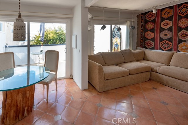 823 Monterey Boulevard, Hermosa Beach, California 90254, 3 Bedrooms Bedrooms, ,2 BathroomsBathrooms,Residential,Sold,Monterey,SB19053974