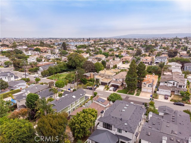 1716 9th Street, Manhattan Beach, California 90266, 3 Bedrooms Bedrooms, ,2 BathroomsBathrooms,Residential,Sold,9th,SB19140801