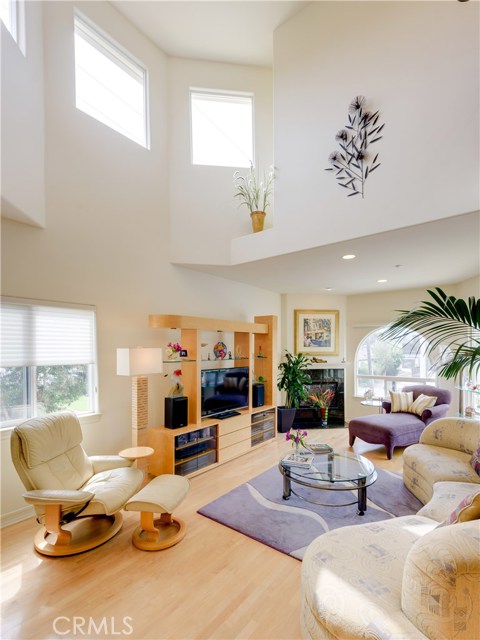 203 Avenue E, Redondo Beach, California 90277, 3 Bedrooms Bedrooms, ,2 BathroomsBathrooms,Residential,Sold,Avenue E,SB17173382