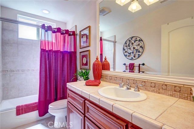 Downstairs full bathroom.